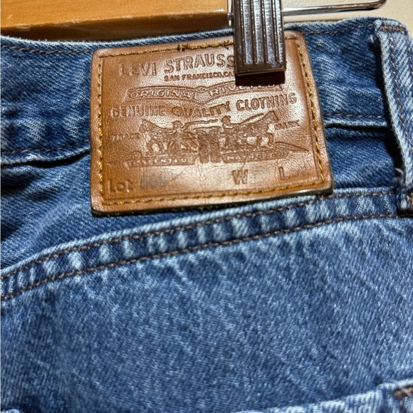 Levi's Classic Denim Cargo Pants - Picture 5 of 7